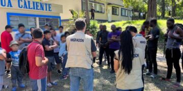 Atención a migrantes en frontera Agua Caliente. / Foto: IGM.