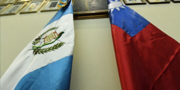 Banderas de Guatemala y República de China (Taiwán)