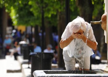 Cientos de millones de personas en alerta por calor extremo, incendios o inundaciones