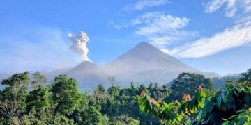 Volcán Santiaguito registra explosiones