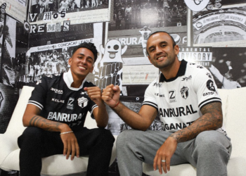 Comunicaciones presenta nueva indumentaria para el Apertura 2023