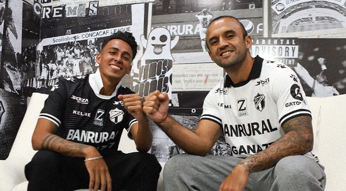 Comunicaciones presenta nueva indumentaria para el Apertura 2023