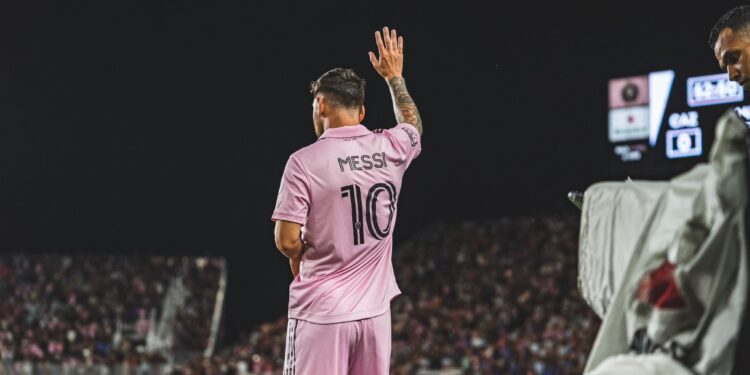 Con un gol espectacular, Lionel Messi le da la victoria al Inter Miami