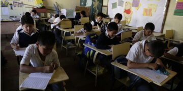 Gobierno informa sobre reducción de la deserción escolar