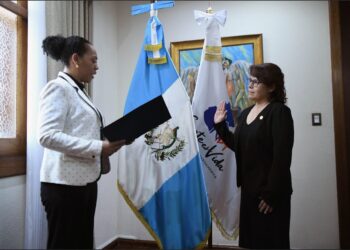Juramentación de la nueva ministra de Economía.