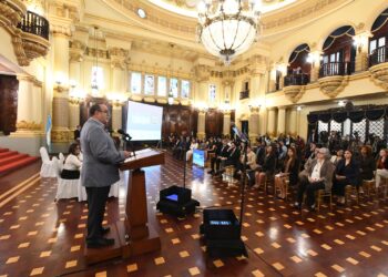 Lanzamiento de la campaña “No te dejes engañar, piénsalo 2 veces”. / Foto: Gilber García y Carlos Jacinto.