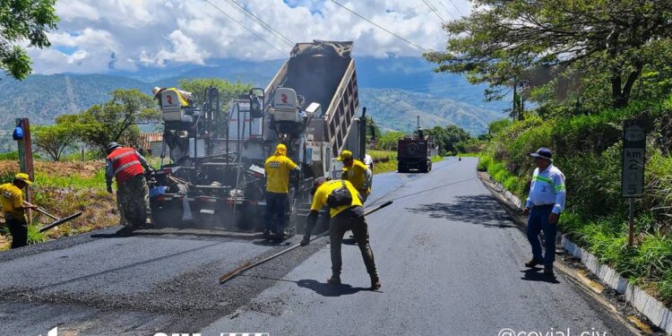 Pavimentación en la aldea San Pablo Las Delicias en Sacapulas, Quiché.