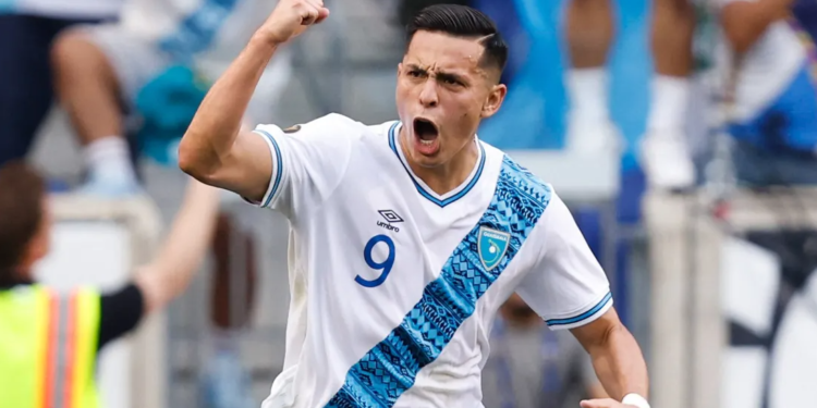 Rubio Rubín hace historia e iguala récord de Carlos “El Pescado” Ruiz en Copa Oro