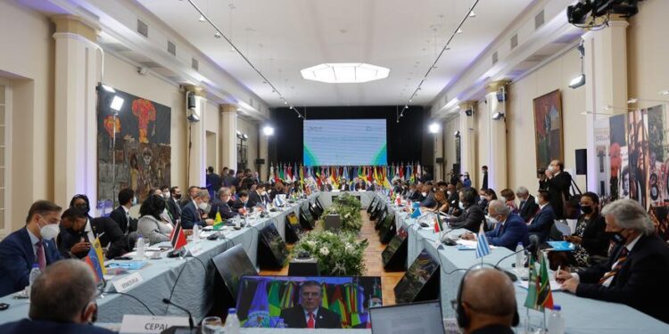 Unión Europea y la Celac inician el último día de cumbre sin consenso sobre Ucrania