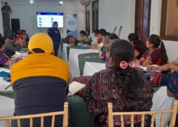 Imparten taller sobre Sello Blanco en Sololá. /Foto: Mineco