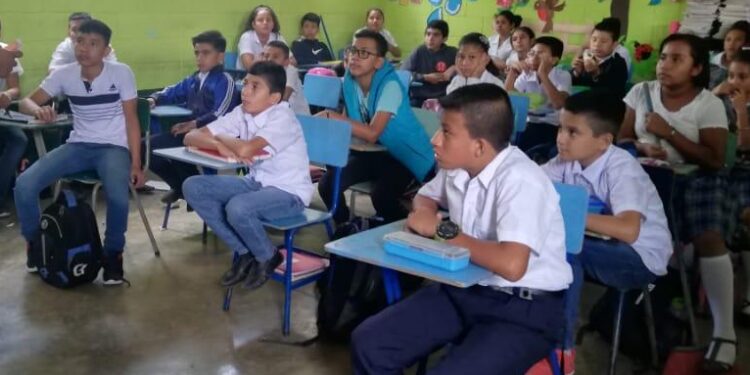 Más de mil alumnos serán beneficiados con mejoramiento de escuela en Esquipulas