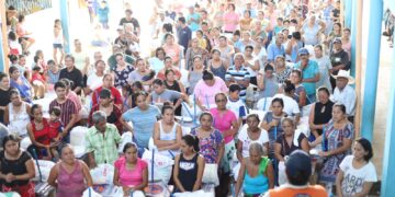 Entregan ayuda humanitaria a pobladores afectados por lluvias en Izabal