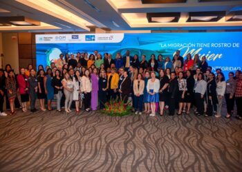 Naciones y organizaciones se reúnen en el Congreso para evidenciar los riesgos que enfrentan las mujeres al migrar de forma irregular. / Foto: COMMCA.