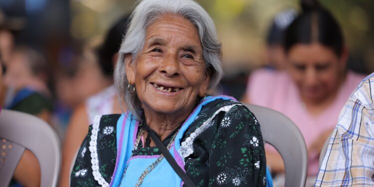 Se conmemora el día del abuelo. /Foto: Gilber García
