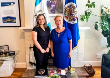 Reunión sobre turismo sostenible. /Foto: Inguat