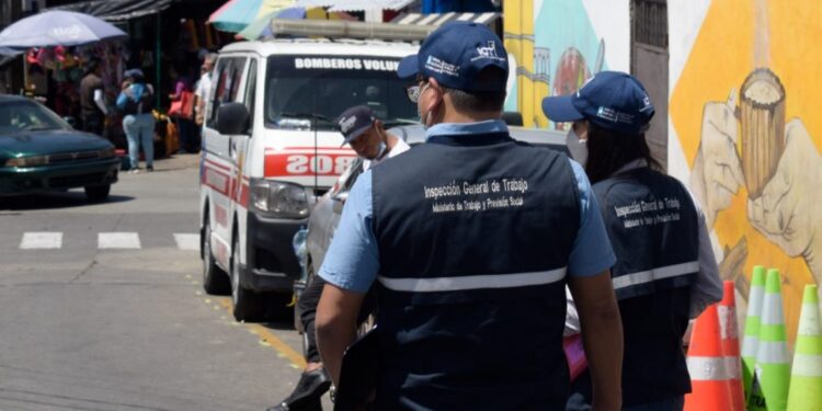Inspecciones por el pago del bono 14 se desarrollarán en todo el país. /Foto: Mintrab