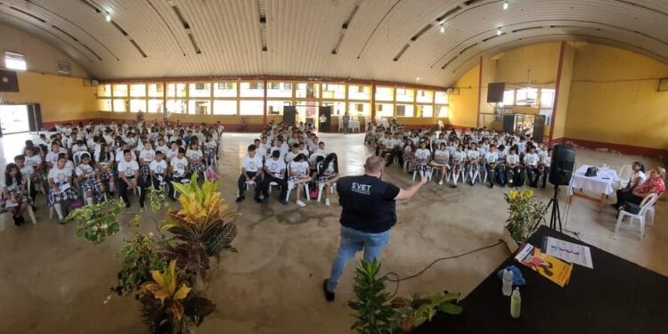 Estudiantes de Pajapita participan en actividades para prevenir la violencia