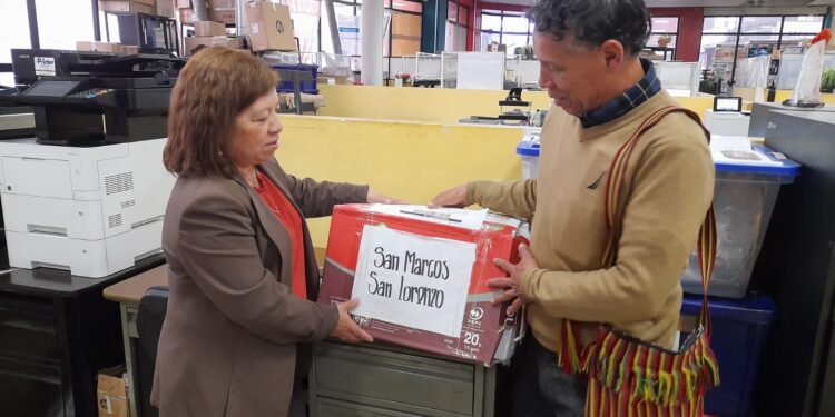 Entregan certificados del Seguro Médico Escolar en San Marcos