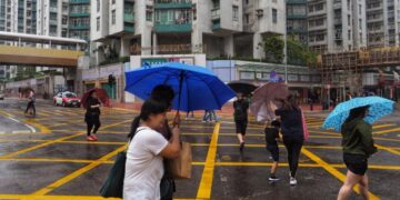 Tifón Khanun gana fuerza mientras se aproxima al norte de Filipinas