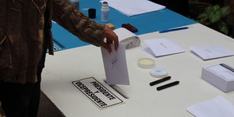 SAAS notificó a los candidatos para la segunda vuelta electoral. / Foto: Archivo.