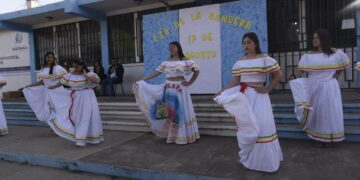 Jalapa conmemora el Día de la Bandera