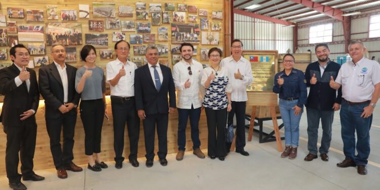 Visita Centro de Transformación e investigación de Bambú en Guatemala. /Foto: José Archila.