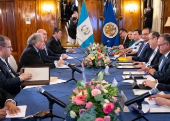Presidente recibe la visita del Secretario General de la OEA