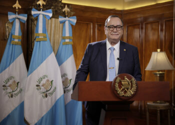 Presidente Alejandro Giammatei en cadena nacional.
