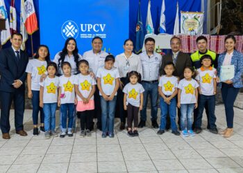 Entregan planes de prevención de la violencia escolar en Alta Verapaz