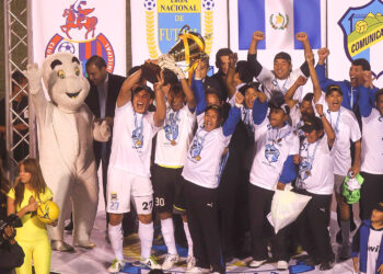 Comunicaciones celebra 74 años de grandeza en su aniversario