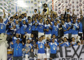 Comunicaciones celebra 74 años de grandeza en su aniversario