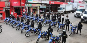 Mingob continúa la entrega de motocicletas en Quiché