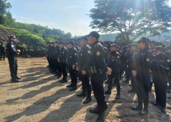 Agentes de la Dipanda realizaron prácticas de tiro real y en seco