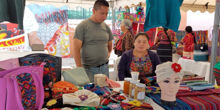 Se inicia Expo Feria Mi Pueblo Mi Producto en Sololá