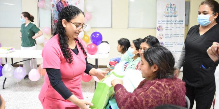 Celebran la Semana Mundial de la Lactancia Materna en el Hospital de Totonicapán