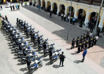 Entregan motocicletas a la Comisaría 43, de Huehuetenango
