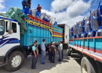 Se inicia distribución de más de 8 mil escritorios en San Marcos