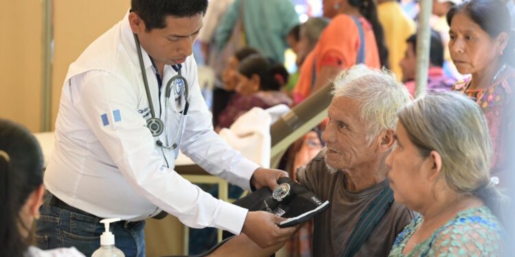 PAM beneficia a cerca de 21 mil adultos mayores en Alta Verapaz