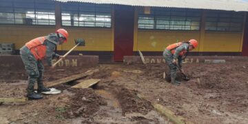 Apoyo del Ejército en la Escuela Pontezuela, Cantón Marías Montañas, en Jutiapa. / Foto: Ejército de Guatemala.