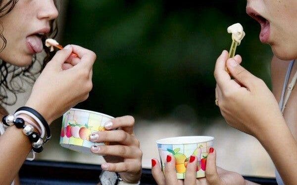 Los azúcares añadidos tienen efectos adversos en la salud. / Foto: EFE.