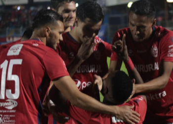 Xelajú baila a Comunicaciones en el Mario Camposeco