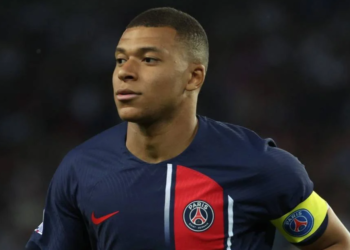 En medio de la novela, Mbappé es convocado para enfrentar al Toulouse