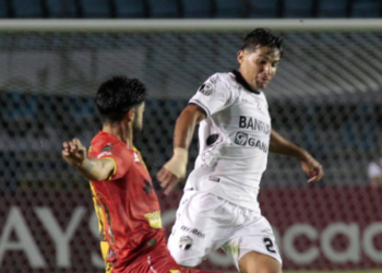 Comunicaciones deja escapar el liderato en la última jornada