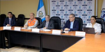 Conferencia de prensa con autoridades del Ministerio de Salud.