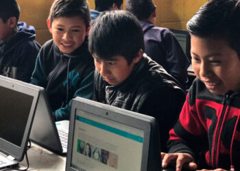 El Ministerio de Educación promueve entornos virtuales de aprendizaje.