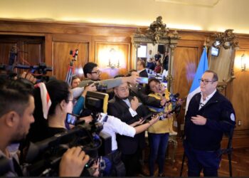 El presidente Alejandro Giammattei en conferencia de prensa en Casa Presidencial.