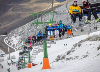 Pistas de esquí europeas ya usan parte de nieve artificial. / Foto: EFE.