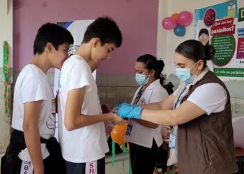 Jornada de desparasitación llega a Poptún, Petén