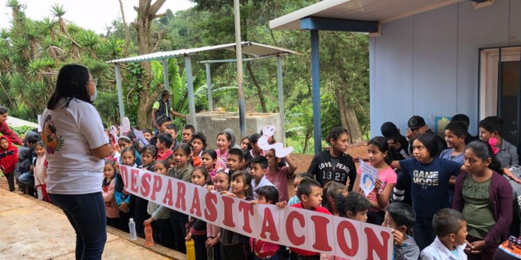 Estudiantes de Jutiapa reciben segunda dosis de desparasitación. /Foto: MSPAS