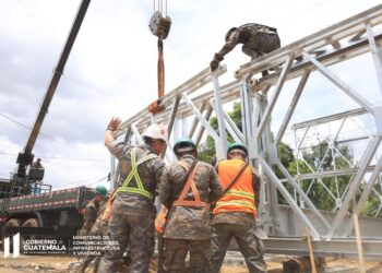 Mindef y CIV verifican trabajos de la instalación del puente temporal